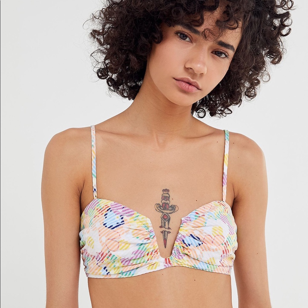 URBAN OUTFITTERS FLORAL TOP